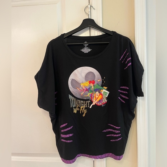 Disney Womens Hocus Pocus "Tonight We Fly" Graphic T-Shirt, Size: Large - Picture 3 of 17
